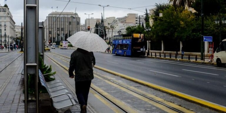 Καιρός: Βροχές και σποραδικές καταιγίδες – Πού θα είναι ισχυρά τα φαινόμενα