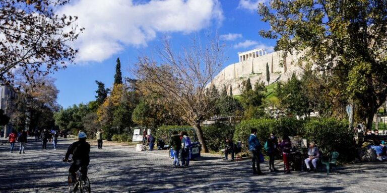 Καιρός: Παραμένει ανοιξιάτικο το σκηνικό – Νέα άνοδος στη θερμοκρασία