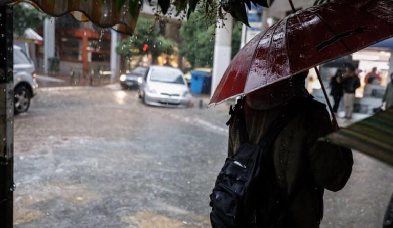 Έκτακτο δελτίο της ΕΜΥ για την κακοκαιρία «Διομήδης»: Θα σαρώσει τη χώρα με χιόνια – Βουτιά της θερμοκρασίας