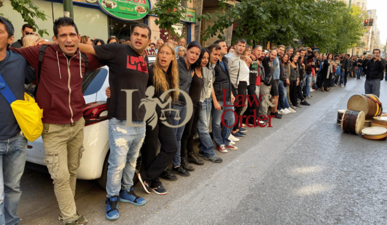 Συγκέντρωση διαμαρτυρίας ΚΕΘΕΑ έξω από το Υπ. Υγείας (Εικόνες – Βίντεο)