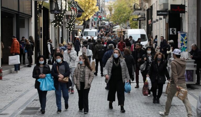 Συναγερμός για τη μετάλλαξη Όμικρον: Εξαπλώνεται σαν πυρκαγιά – Επιστήμονες βλέπουν έναν «πραγματικά δύσκολο χειμώνα»