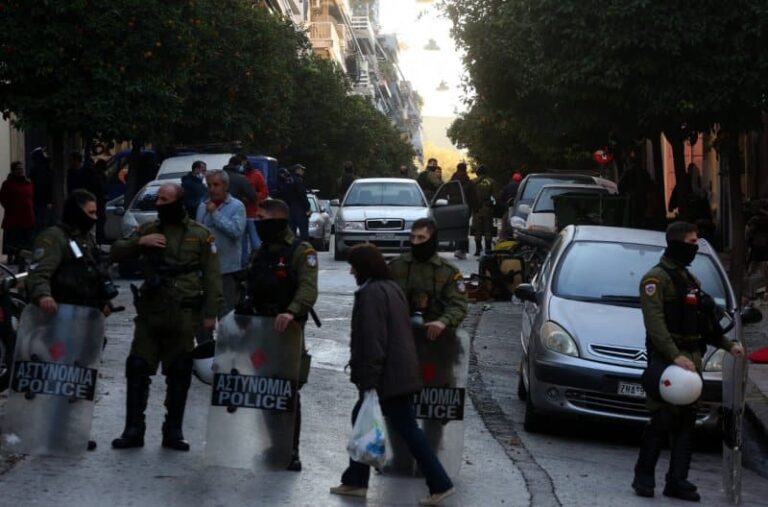 Ελεύθεροι οι συλληφθέντες κατά την επιχείρηση της ΕΛ.ΑΣ. στο Κουκάκι