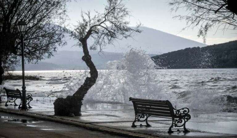 Καιρός: Ανεβαίνει η θερμοκρασία την Πέμπτη – Πού θα έχει βροχές και ανέμους έως 8 μποφόρ