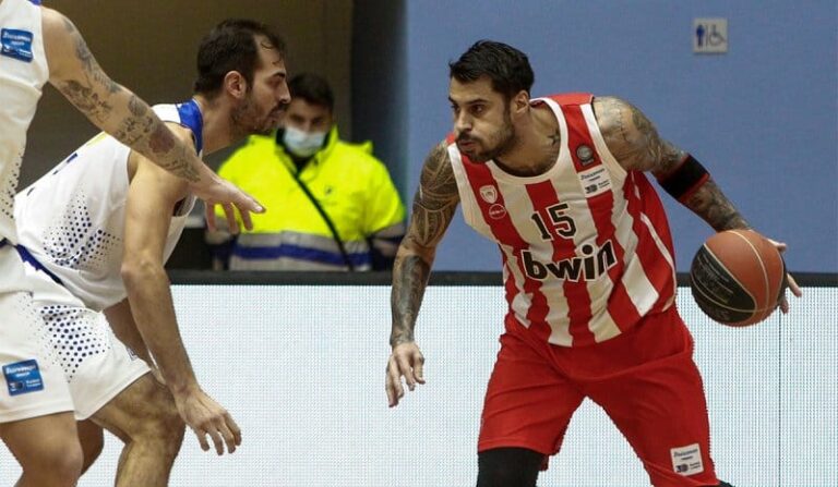 Basket League: «Έτρεξε» με… 101 ο Ολυμπιακός στη Λάρισα – Ανησυχία για Φαλ