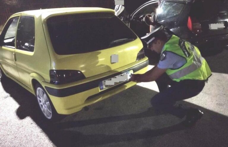 Nέα επιχείρηση της αστυνομίας για κόντρες στην πλατεία Λυκαβηττού – 13 συλλήψεις (Εικόνες)