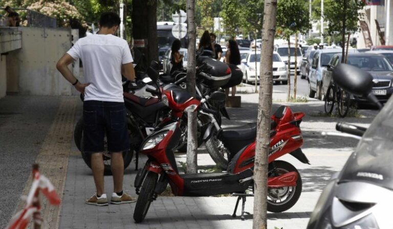 Ηλεκτρονικά στο gov.gr η ανανέωση της άδειας κυκλοφορίας μοτοποδηλάτου