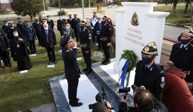 Έπεσαν στο καθήκον: Αποκαλυπτήρια μνημείου Πεσόντων Πυροσβεστών στην Κομοτηνή (εικόνες)