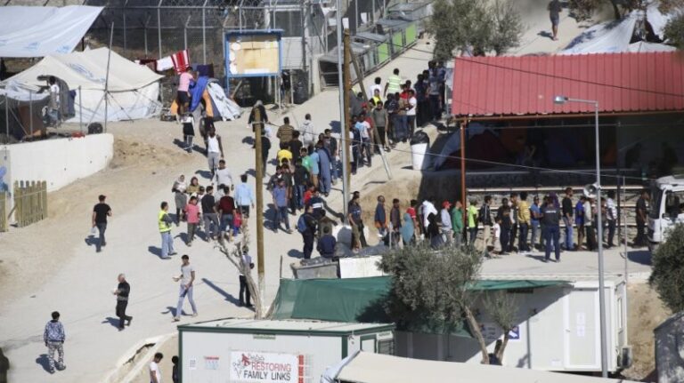 Συναγερμός στη Μυτιλήνη: Με κορονοϊό 40χρονος Σομαλός στη Μόρια – Σε καραντίνα η δομή