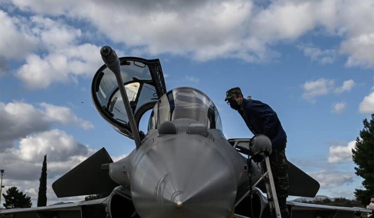 Ο Γάλλος εκπαιδευτής των Rafale, εκθείασε τους Έλληνες πιλότους: «Είναι πραγματικά καλοί»