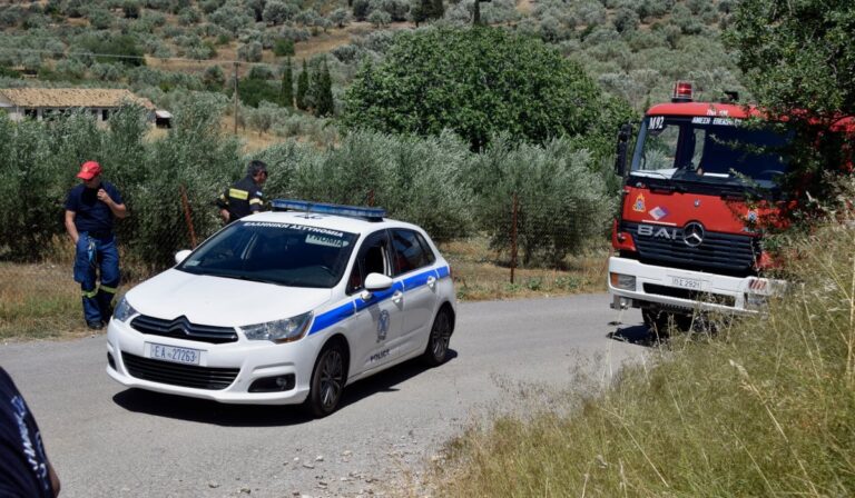 Τραγωδία στα Τρίκαλα: 51χρονος υπέστη έμφραγμα και έπεσε με το αυτοκίνητο σε γκρεμό