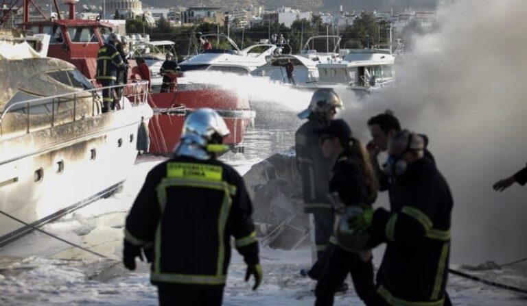Κορωπί: Μεγάλη φωτιά σε πάρκινγκ σκαφών – Δεν απειλήθηκαν σπίτια