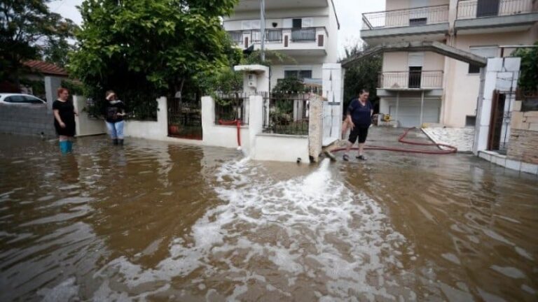 Πλημμύρες στη Δυτική Αχαΐα – Ο οικισμός Καλόγρια έγινε λίμνη (βίντεο)