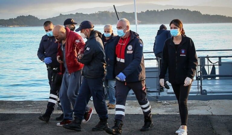 Δέκα επιβάτες του Euroferry Olympia νοσηλεύονται στο νοσοκομείο Κέρκυρας