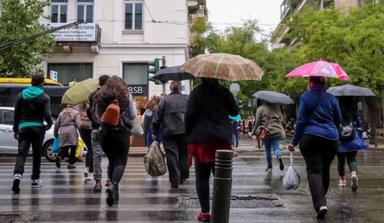 Ενστάσεις Εξαδάκτυλου – Μανωλόπουλου για υποχρεωτικά rapid σε εμβολιασμένους: «Η Επιτροπή δεν έχει εισηγηθεί κάτι»