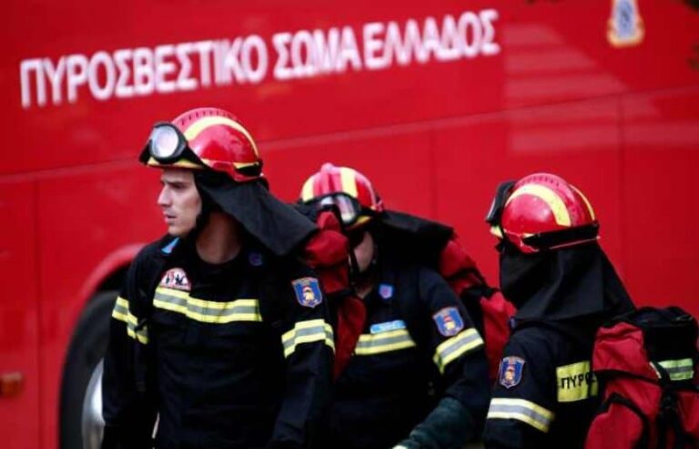 Ηράκλειο: Έπεσε στα βράχια, τον απεγκλώβισε η Πυροσβεστική