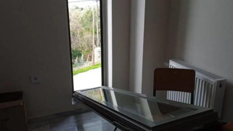 Ρέθυμνο: Αναστάτωση μετά από πτώση παραθύρου σε αίθουσα Δημοτικού Σχολείου