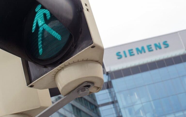 Δίκη Siemens: Απαλλάχθηκε ο Τσουκάτος λόγω παραγραφής – Ένοχοι 22 για ξέπλυμα