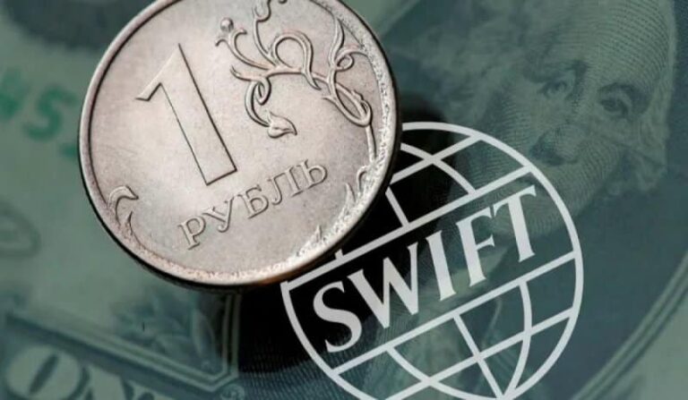 SWIFT: Εκτός συστήματος η Ρωσία- Κυρώσεις της Δύσης και για τις «χρυσές βίζες» Ρώσων