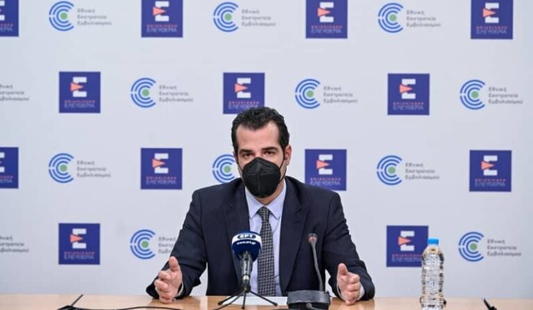 Πλεύρης για μετάλλαξη Ομικρον: «Είμαστε σε επιφυλακή – Τις επόμενες 10-15 ημέρες θα έχουμε εικόνα»