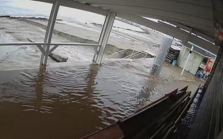 Σε κατάσταση έκτακτης ανάγκης η Θάσος, που «πνίγηκε» από τις έντονες βροχές