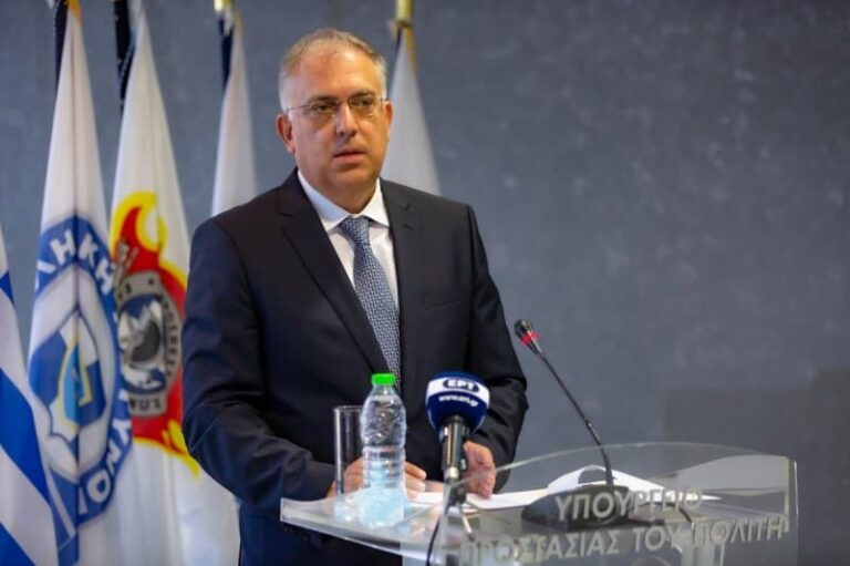 Υποστελέχωση σε Α.Τ. διαπίστωσε ο Θεοδωρικάκος – Έρχεται ψηφιοποίηση υπηρεσιών στην ΕΛ.ΑΣ.