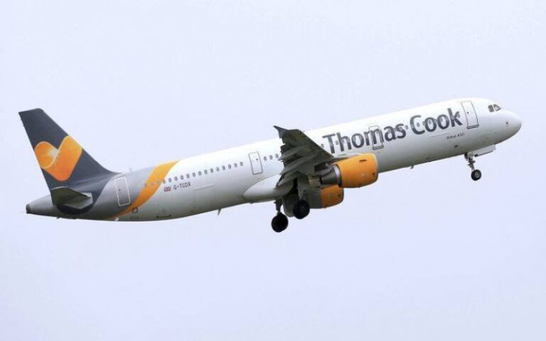 Χρεοκόπησε η Thomas Cook – Στον «αέρα» εκατοντάδες χιλιάδες τουρίστες