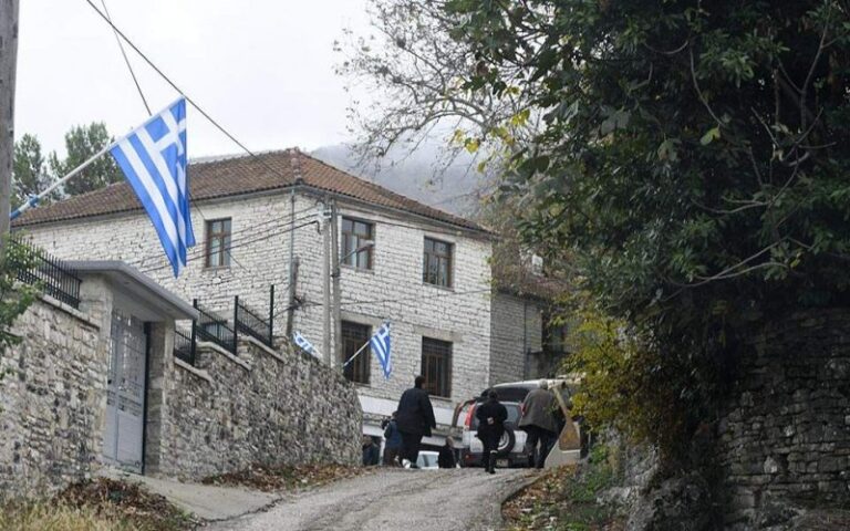 Βουλιάζει ο Ελληνισμός της Βορείου Ηπείρου