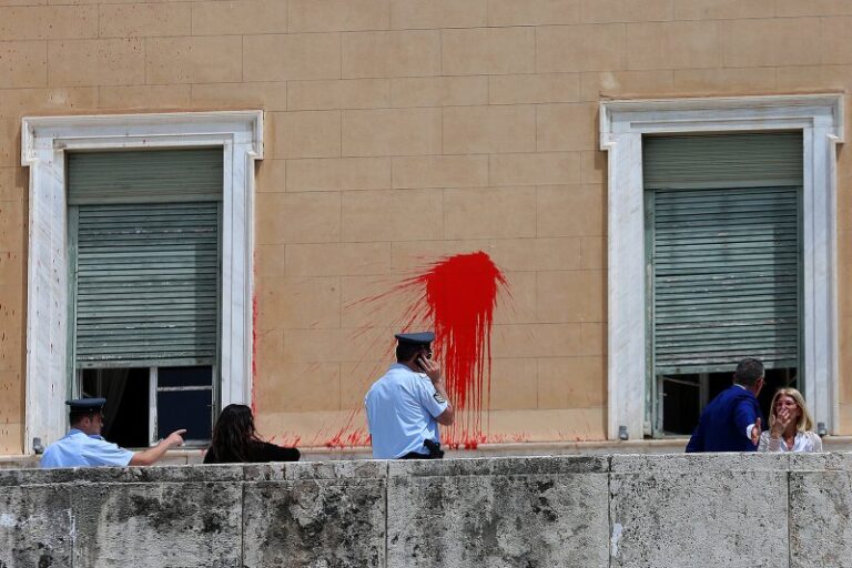 Αποστρατεύτηκε ο φρούραρχος της Βουλής – Του «χρεώθηκαν» Ρουβίκωνας, Παπαδήμος και σχέσεις με… ΣΥΡΙΖΑ