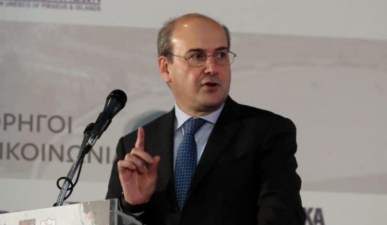 Χατζηδάκης: «Η κυβέρνηση θα τροποποιεί τα μέτρα στήριξης όταν χρειάζεται» – Τι είπε για κατώτατο μισθό (βίντεο)