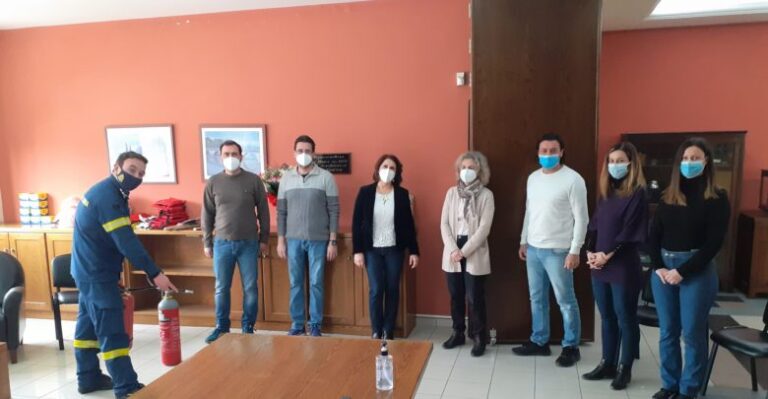 Εκπαιδευτική άσκηση στη Χημική Υπηρεσία Λάρισας από την Πυροσβεστική Υπηρεσία (εικόνες)