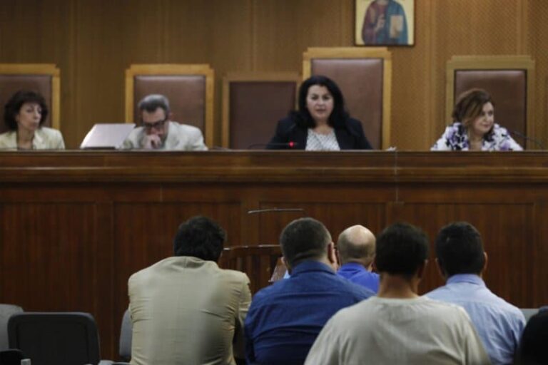 Χρυσή Αυγή: Απολογούνται, Μίχος, Κούζηλος και Μπαρμπαρούσης – Στις 31 Οκτωβρίου η απολογία Μιχαλολιάκου