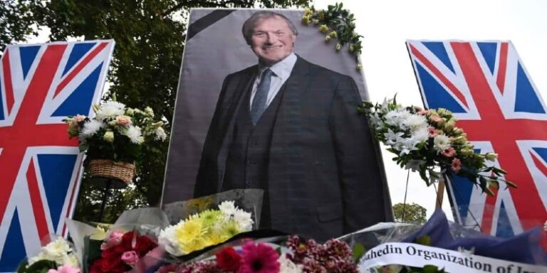 Βρετανία: Ισόβια κάθειρξη επιβλήθηκε στον δολοφόνο του βουλευτή Έιμες