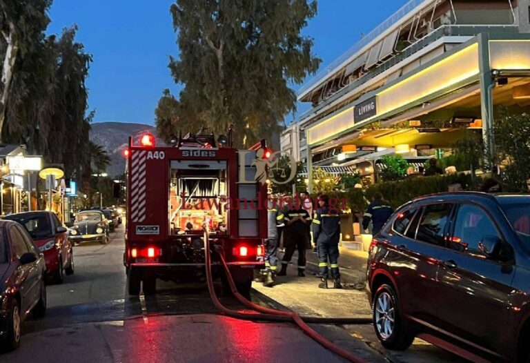 Νέα φωτιά εκδηλώθηκε στην Γλυφάδα – Η δεύτερη σε παλιό κτίριο (εικόνες)