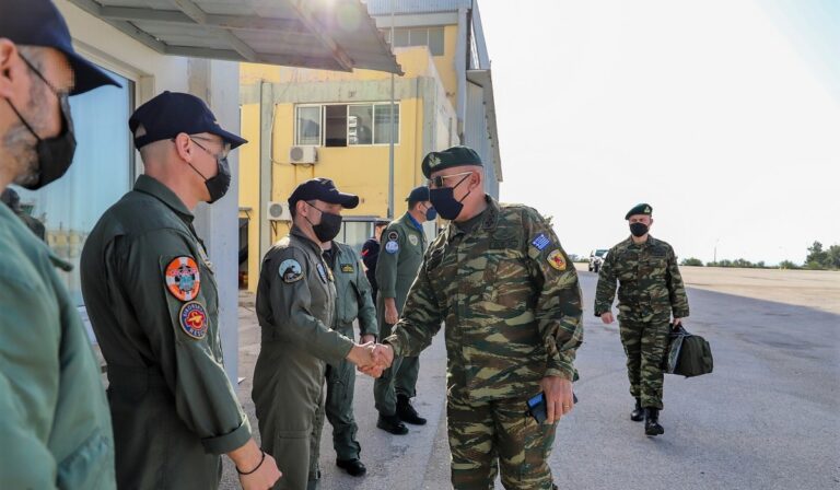 Ο αρχηγός ΓΕΕΘΑ Κωνσταντίνος Φλώρος επισκέφθηκε μονάδες του Πολεμικού Ναυτικού