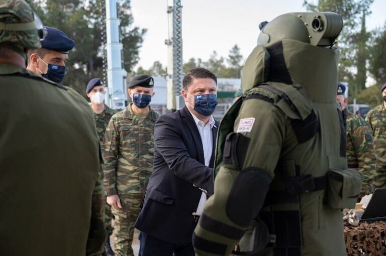 Χαρδαλιάς: Επισκέφθηκε μονάδες του Στρατού Ξηράς και της Πολεμικής Αεροπορίας στην Αττική