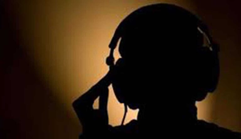 Υποκλοπές: Δικαστική συνδρομή από τις ΗΠΑ ζητούν οι εισαγγελείς για να εντοπιστούν οι αποστολείς των υπόπτων SMS