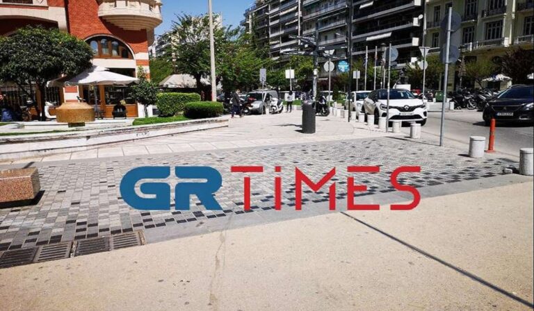 Θεσσαλονίκη: «Σήκωσαν» το περίπτερο του «Χαμόγελου του Παιδιού» χωρίς να τους αντιληφθεί κανείς (βίντεο)