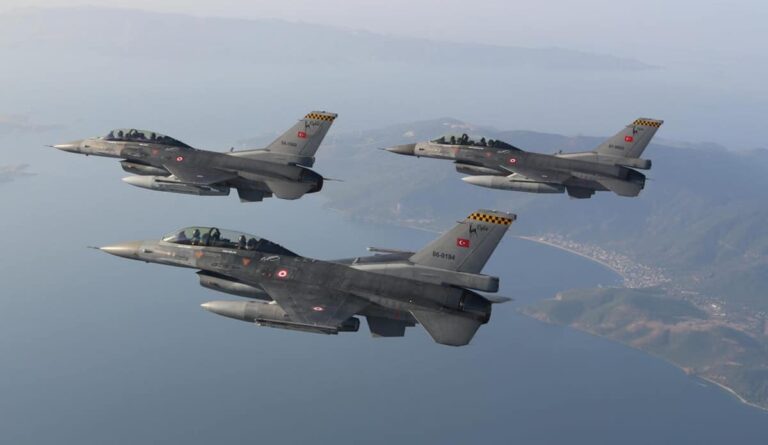 Νέα τουρκική πρόκληση: F-16 πέταξαν πάνω από το Καστελόριζο και τη Ρω