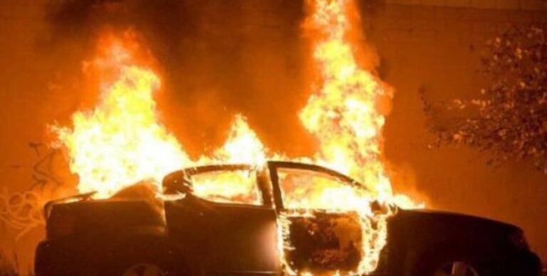 Ρέθυμνο: Αναστάτωση έξω από τη σχολή Αστυφυλάκων – «Λαμπάδιασαν» 5 οχήματα