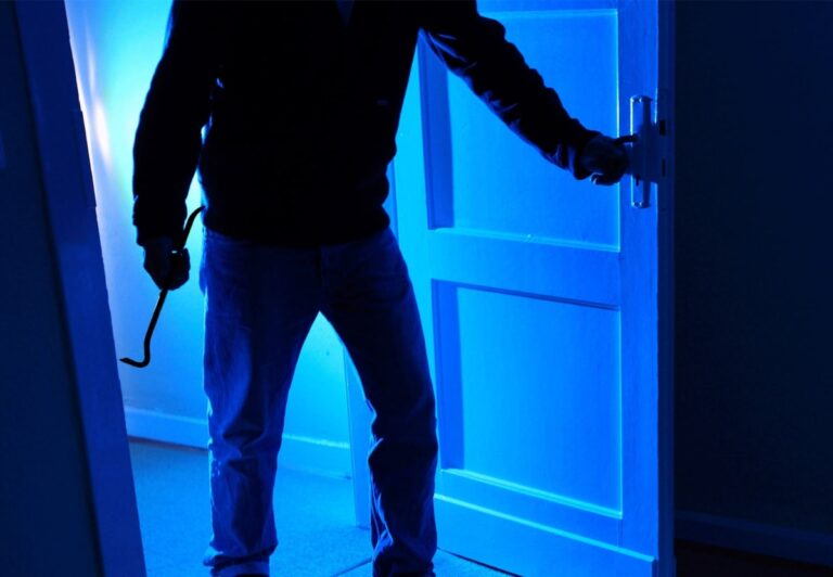 Έτσι «χτύπησαν» οι ληστές με τους πυροσβεστήρες στη Νέα Ερυθραία – Αφαίρεσαν 150 ευρώ και κοσμήματα