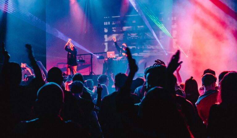 Βέλγιο: Έρευνα μετά τις καταγγελίες επτά γυναικών ότι τους χορήγησαν ναρκωτικά με ενέσεις σε χοροεσπερίδα