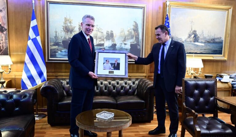 Συγκινητικός αποχαιρετισμός από τον Παναγιωτόπουλο στον απερχόμενο Αμερικανό πρέσβη Πάιατ