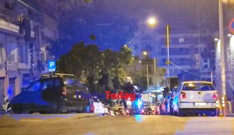 Επεισόδια στην πλατεία Καλλιθέας στη Θεσσαλονίκη ανάμεσα σε αναρχικούς και ΜΑΤ