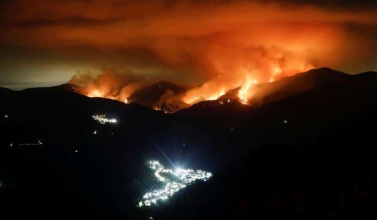 Ισπανία: Στις φλόγες δεκάδες χιλιάδες στρέμματα – Απομακρύνθηκαν 3.000 άνθρωποι