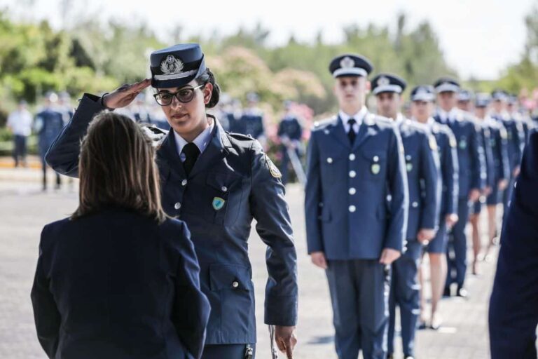 Παρουσία της Κατερίνας Σακελλαροπούλου η ορκωμοσία των αξιωματικών της Ελληνικής Αστυνομίας