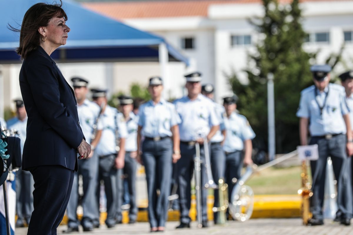 Παρουσία της Κατερίνας Σακελλαροπούλου η ορκωμοσία των αξιωματικών της Ελληνικής Αστυνομίας