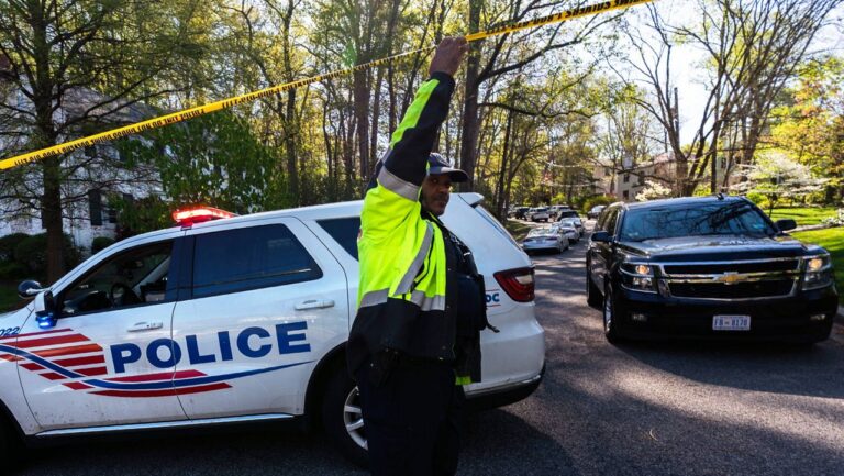 Απίστευτο: Διακινητές έκρυβαν μετανάστες μέσα σε βαλίτσες και άδειες υδροφόρες!