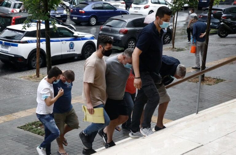 Θεσσαλονίκη: Απολογούνται οι τέσσερις συλληφθέντες για τα 300 κιλά κοκαΐνης