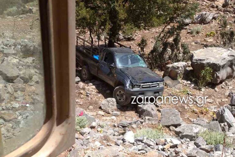 Το αγροτικό που έπεσε σε γκρεμό στην Κρήτη