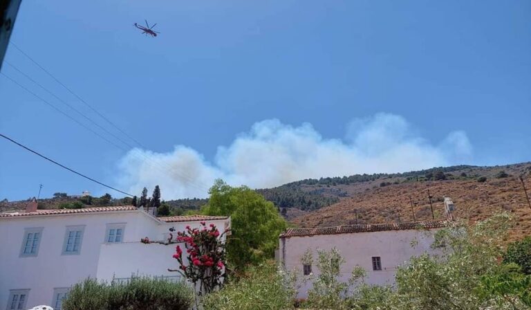 Σε έφεση η πυρκαγιά στην Ύδρα